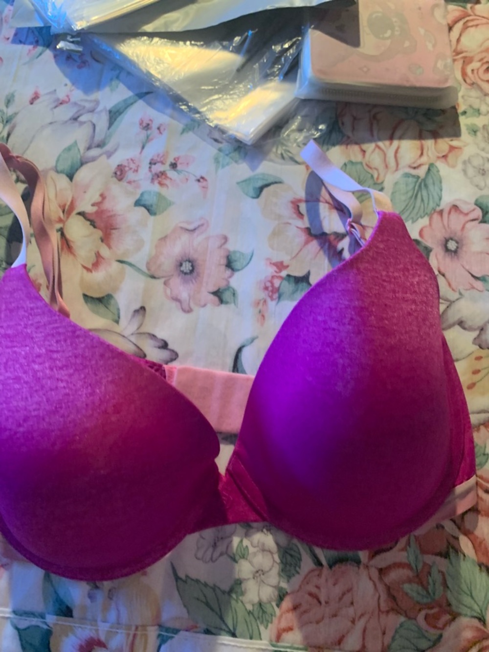 Victoria Secret Women Wireless Push-Up Bra in Fuchsia Pink Size 34 DD